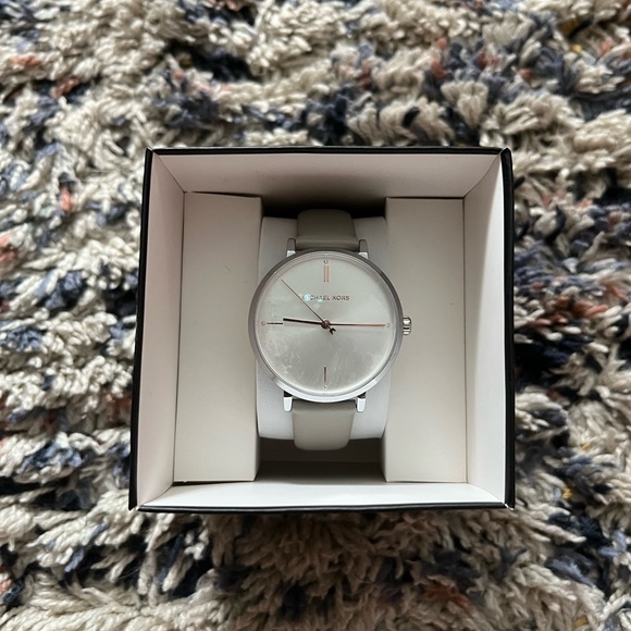 Rams new with tags Michael kors watch - Picture 1 of 4